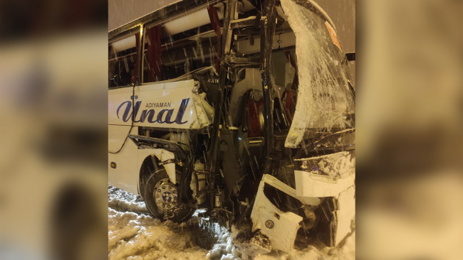 Amasya’da yolcu otobüsü kaza yaptı: 30 yaralı